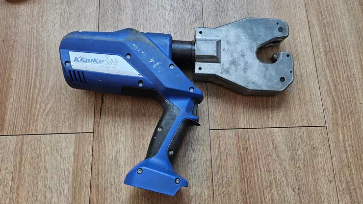 충전식 유압압착기