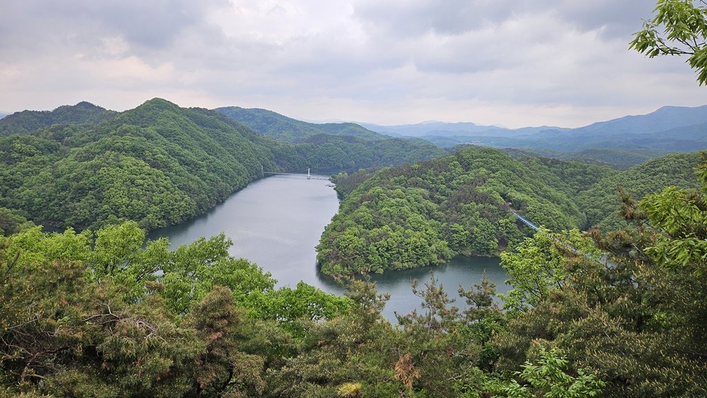 초평호 출렁다리