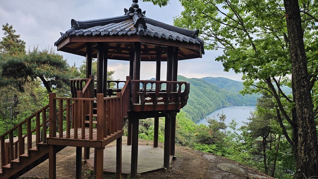 초평호 출렁다리