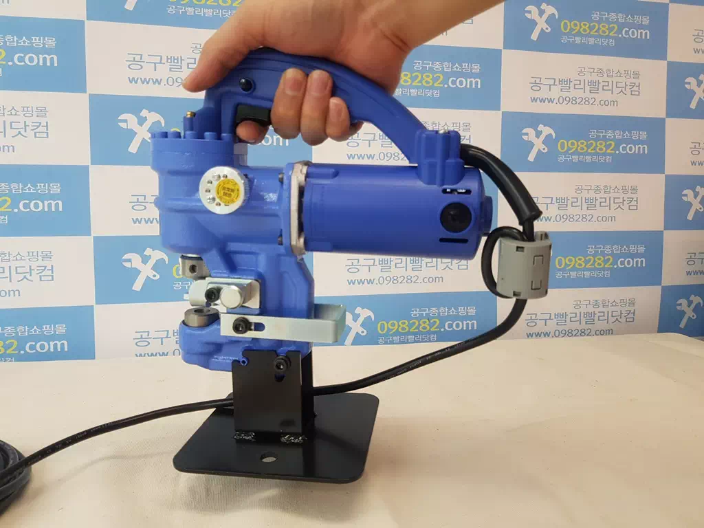 유압천공기 : 충전식 vs 전동식 뭐가 더 좋을까? 선택의 기준은? 4 유압천공기