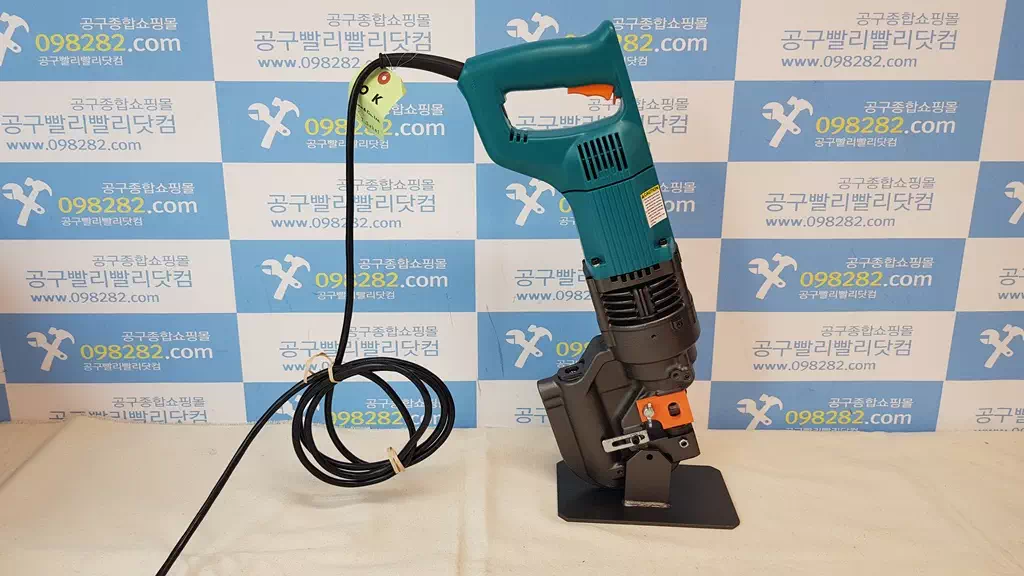 유압천공기 : 충전식 vs 전동식 뭐가 더 좋을까? 선택의 기준은? 3 유압천공기